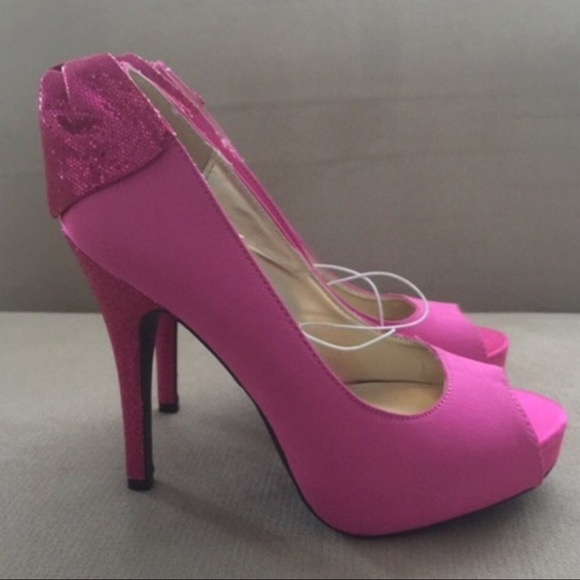 Steve Madden Shoes - Steve Madden brand new shoe!!!  Hot pink!!